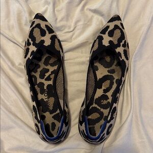 Rothys The Point Womens Size 8 Big Cat Print Pointed Toe Slip On Flat Shoes
